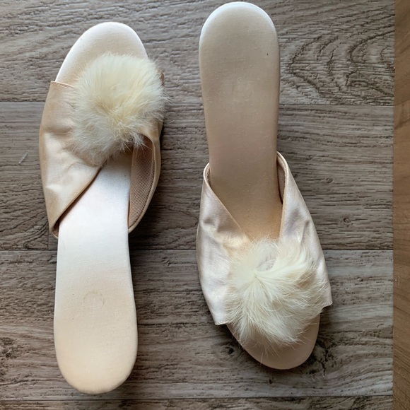 Vintage satin slippers with poms - Picture 2 of 2